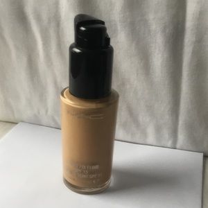 MAC Cosmetics Studio Fix Fluid NC35